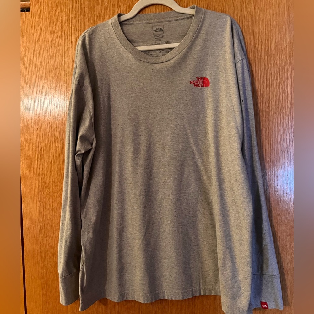 Long sleeved mens gray North Face T-Shirt size XXL